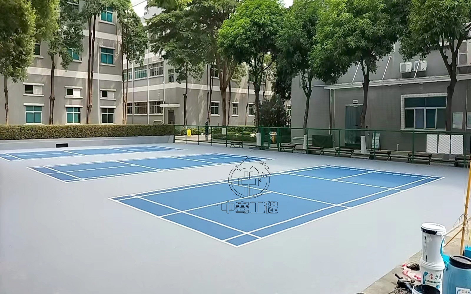 室外羽毛球場地