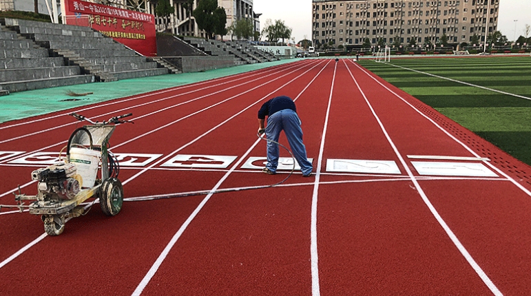 全塑型自結(jié)紋跑道：讓運動更加自由無界